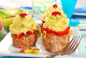 Read more about the article Cheeseburger Mini-Meatloaves